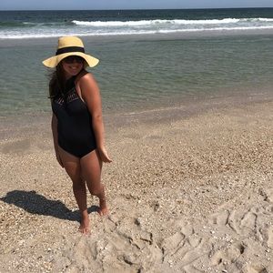 Meet your Posher, Ally